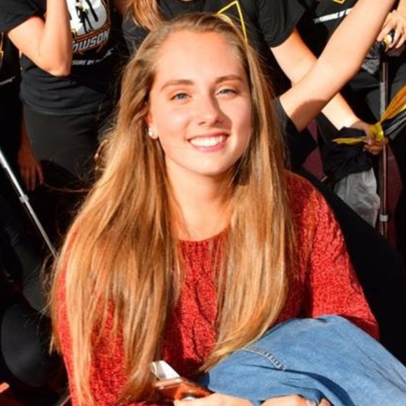 Meet your Posher, Leah - Picture 1 of 1